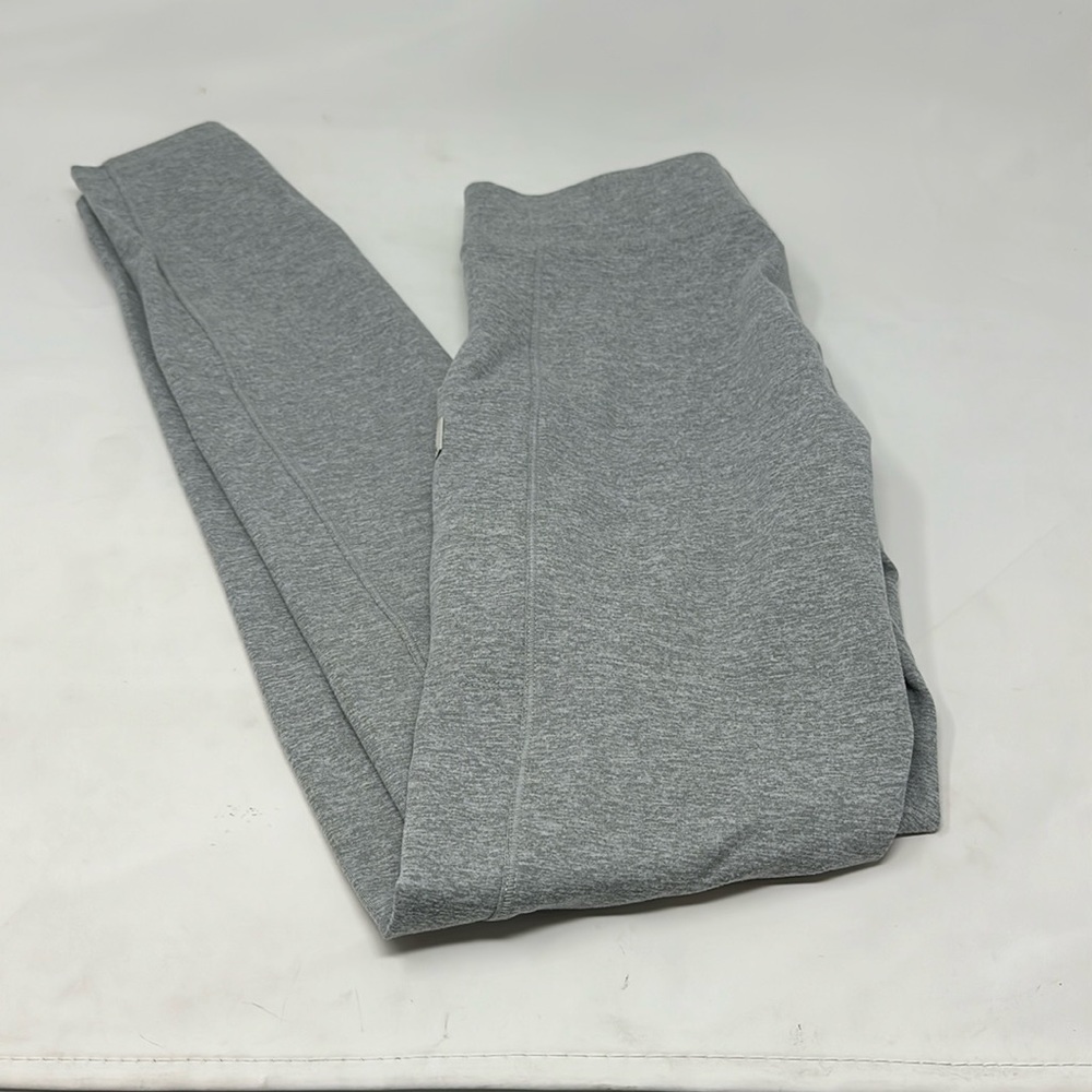 Vuori women’s granite pocket leggings light heather gray size small